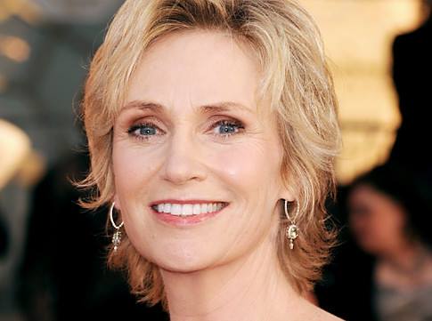 ‘Glee’s’ Jane Lynch is Staying Out of the Gay Marriage Fight