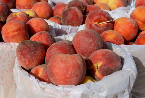 This Year, You’ll Find Sweeter Peaches Along Texas Roadsides