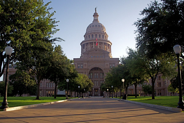 Does the Texas Capitol Building Face South In Memory of Goliad?