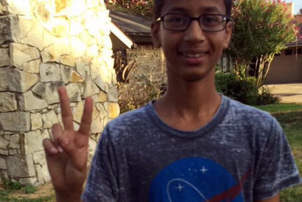How a Homemade Clock Got This Texas Teen Handcuffed and Arrested