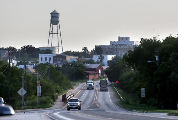 How Is the ‘Hotel Capital of the Eagle Ford Shale’ Faring in the Midst of an Oil Bust?
