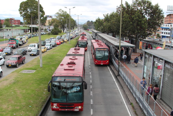 Fronteras Desk in Colombia: Bogotá’s Transmilenio Bus Rapid Transit Eyed By American Urban Planners