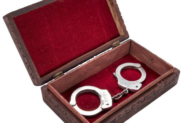 How Much Would You Pay for Lee Harvey Oswald’s Handcuffs?