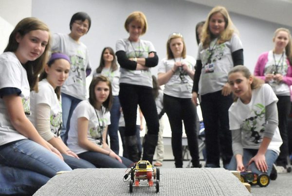 UT Program Shows Girls What It’s Like to be an Engineer