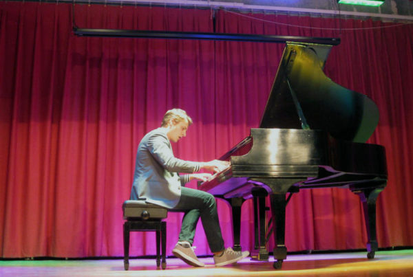 This Van Cliburn Program Connects Students With Renowned Pianists And Classical Music