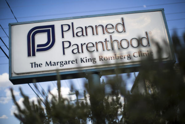 Greg Abbott Wants Lawmakers To Bar Local Contracts For Planned Parenthood In Special Session