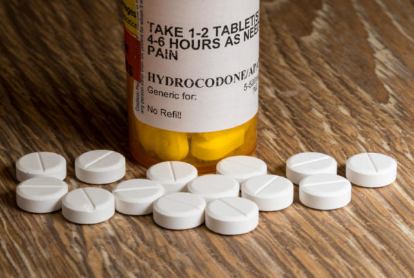 Can Prescribing Fewer Painkillers Curb The Opioid Epidemic? Doctors At Baylor Think So.