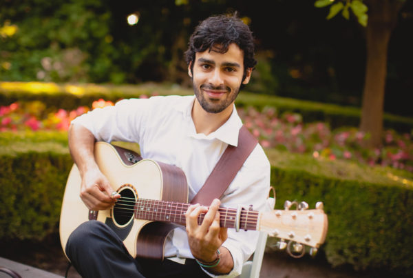 Guitarist’s Roots Grew In Iran, Canada And Texas
