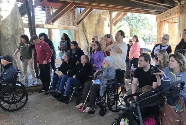 Dallas Zoo Helps People With Dementia Connect With Nature