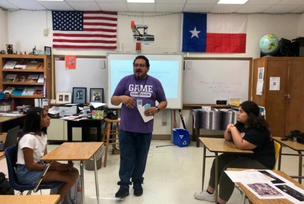 Fort Worth Program Brings Latino, African American History Into Classrooms