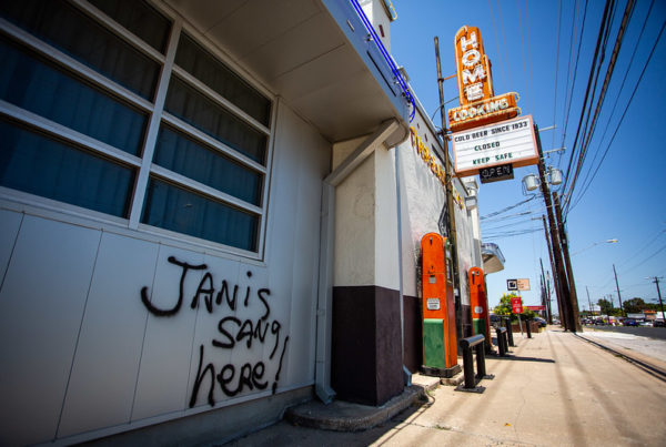 As Stimulus Talks Break Down, The Fate of Many Texas Restaurants Remains Uncertain