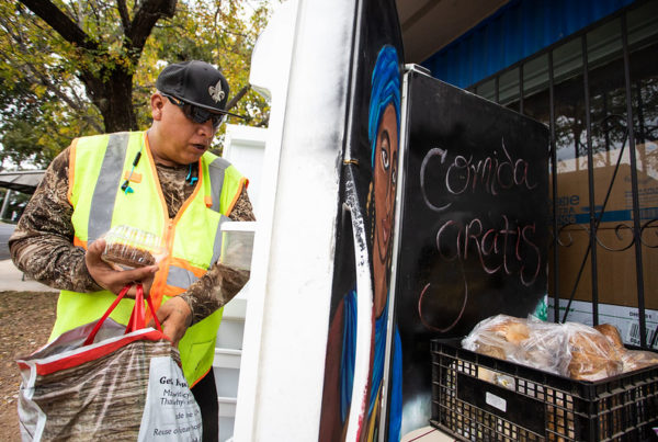 Refrigeradores Públicos Surgen En Los Barrios Con Inseguridad Alimentaria