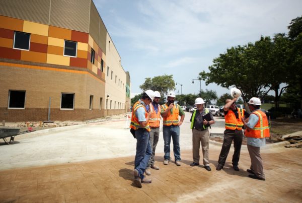 Texas heat forces some outdoor workers to modify schedules and adjust work patterns
