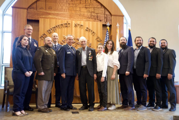 97-year-old WWII veteran decorated with six medals in family ceremony at San Antonio Chabad