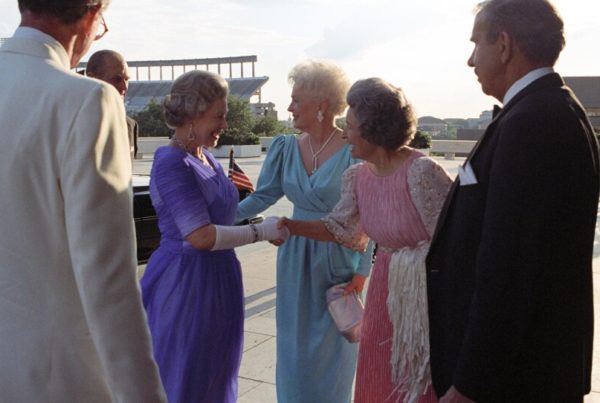 When Queen Elizabeth II came to Texas, she met with 5 influential women in politics — but never LBJ