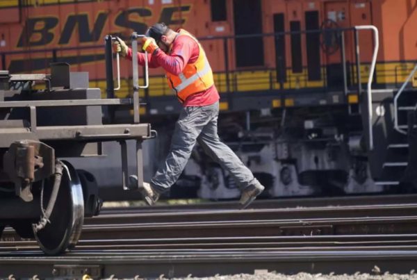 Texas union leaders say tentative rail industry agreement shows strength of banding together