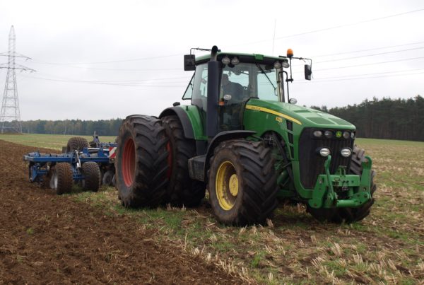 Does a new right-to-repair agreement give farmers more control of their tractors?