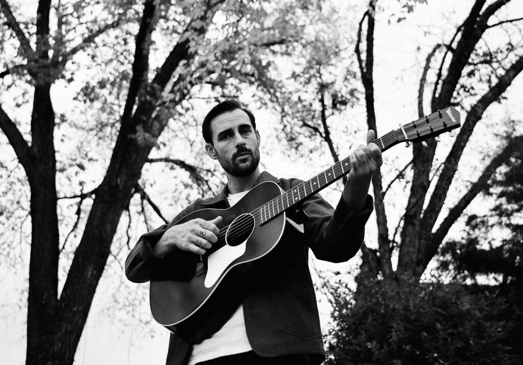 Fatherhood’s latenight lullabies inspire hushed sound of Robert Ellis