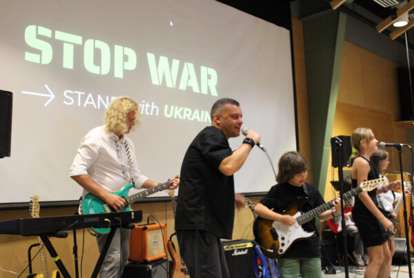 North Texas Ukrainian community comes together for art, dance and rock music against backdrop of war