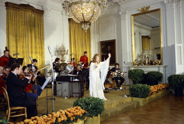 El Paso legend Vikki Carr’s road to international fame