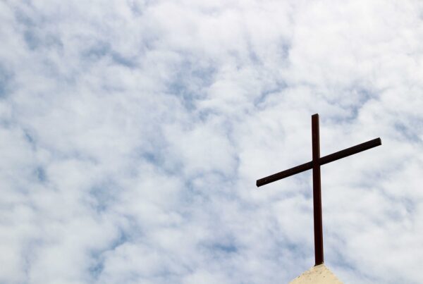 Some in Houston congregation lacking faith in successor to famous pastor