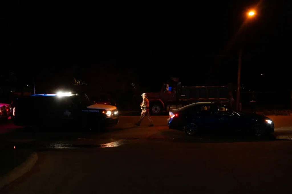 Texas police can arrest people suspected of entering country illegally, federal court rules